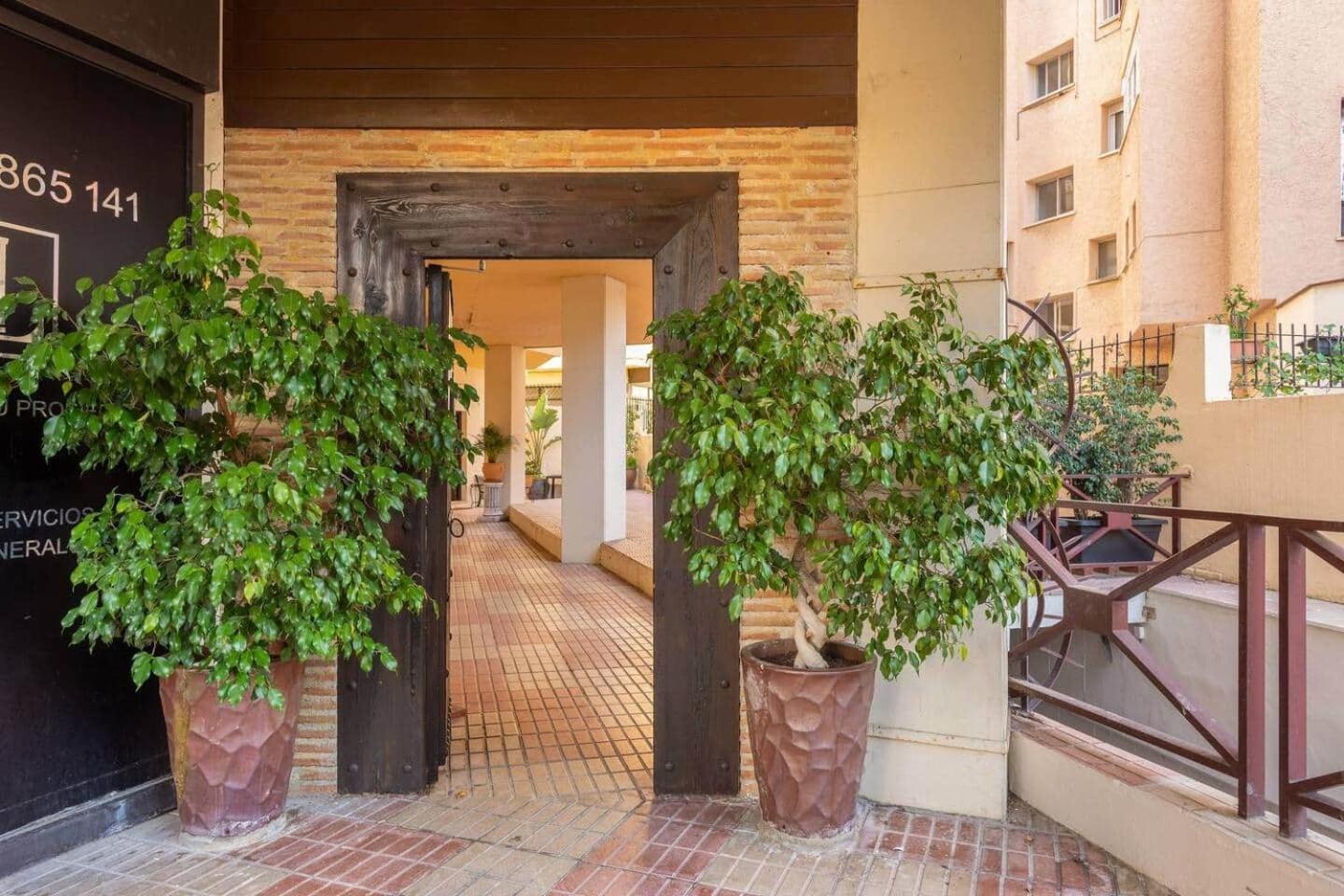 La Pimentera Central Apartments - Con Patio Privado Marbella Luaran gambar